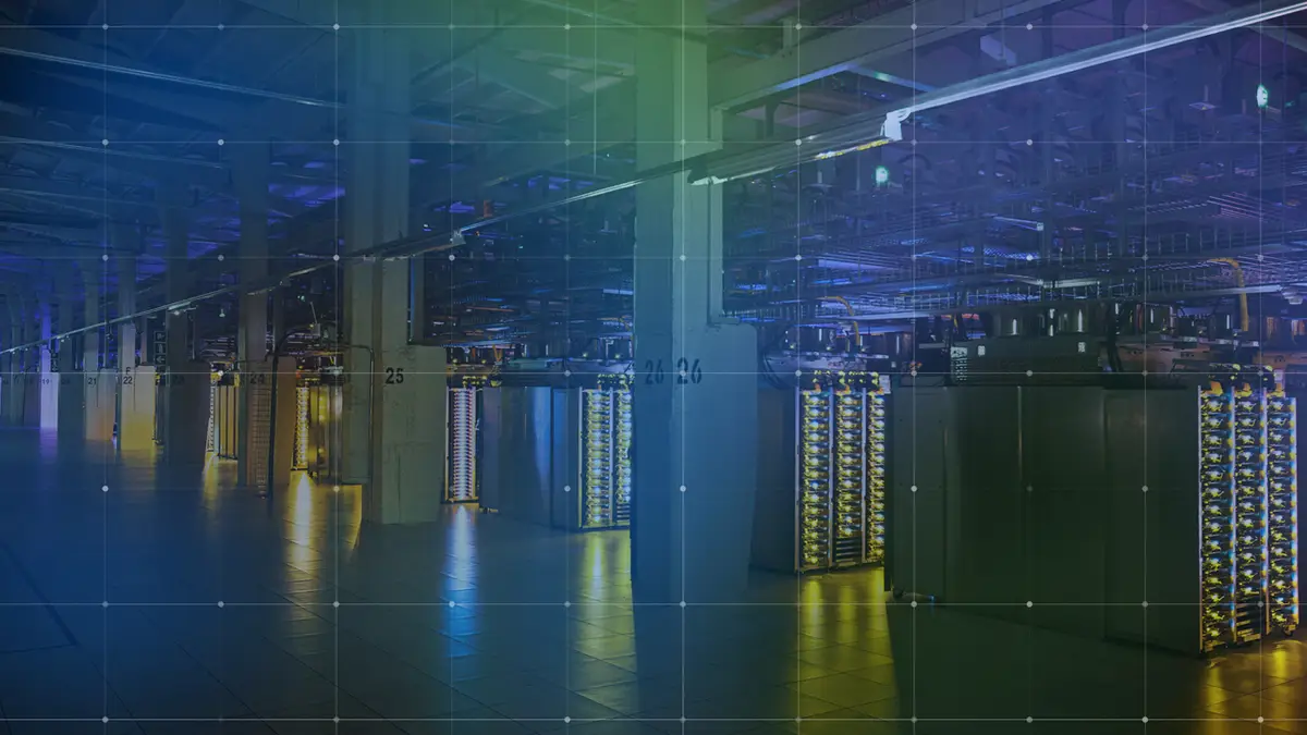 Emerald AI・Google・NVIDIAが「AI Energy Management Alliance（AEMA）」を設立──AIデータセンターを「電力を柔軟に減らせる資源」として電力網につなぐ。負荷の移動・蓄電・併設発電で系統の逼迫に応じ、接続前にライドスルー・抑制・緊急応答の義務を定め、検証可能な柔軟性を約束した事業者には速い接続経路をの記事画像