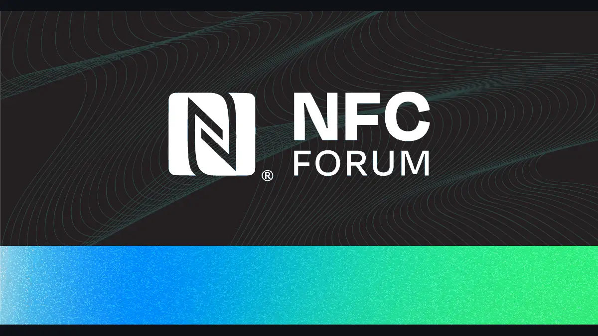 NFC(エヌエフシー)とは──13.56MHzの電波で、スマートフォンやカード、タグを数センチまで近づけてデータをやり取りする近距離無線通信。通信距離はNFC Forumの技術ページが2cmまで、ソニーが10cm程度と公式の数字が分かれる。タッチ決済・交通系IC・NFCタグの使われ方、iPhone・Androidの設定の場所、Bluetooth・QRコードとの違い【2026年10月版】