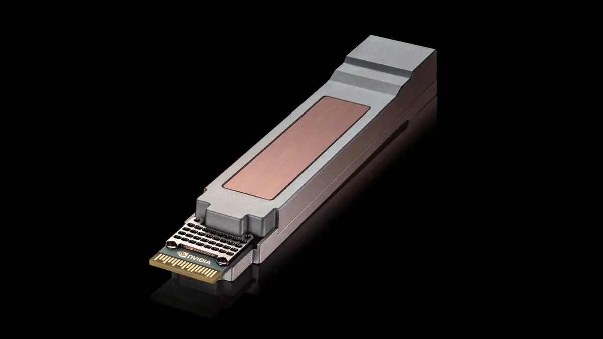 NVIDIAとCisco（シスコ）、1レーン400Gb/sの光モジュール規格「USFP」を発表──OSFPサイズで12.8Tb/s、200Gb/sレーン品比で帯域密度4倍・電力効率約1.3倍をうたう計画段階の新規格の記事画像